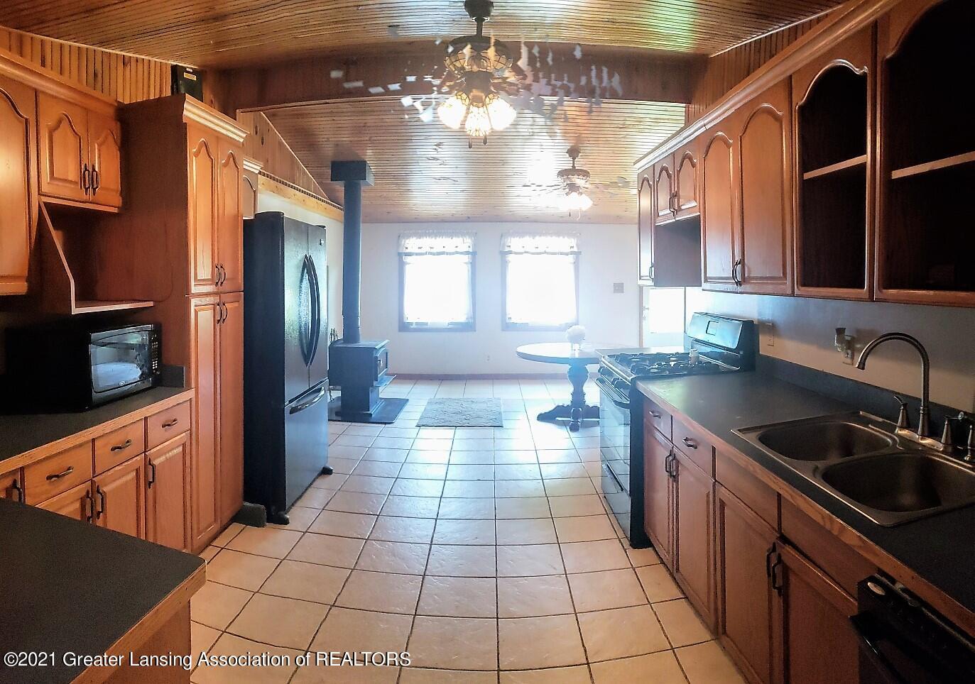 34 South Aurelius Road Mason, MI 48854 - Photo 9 of 34 09