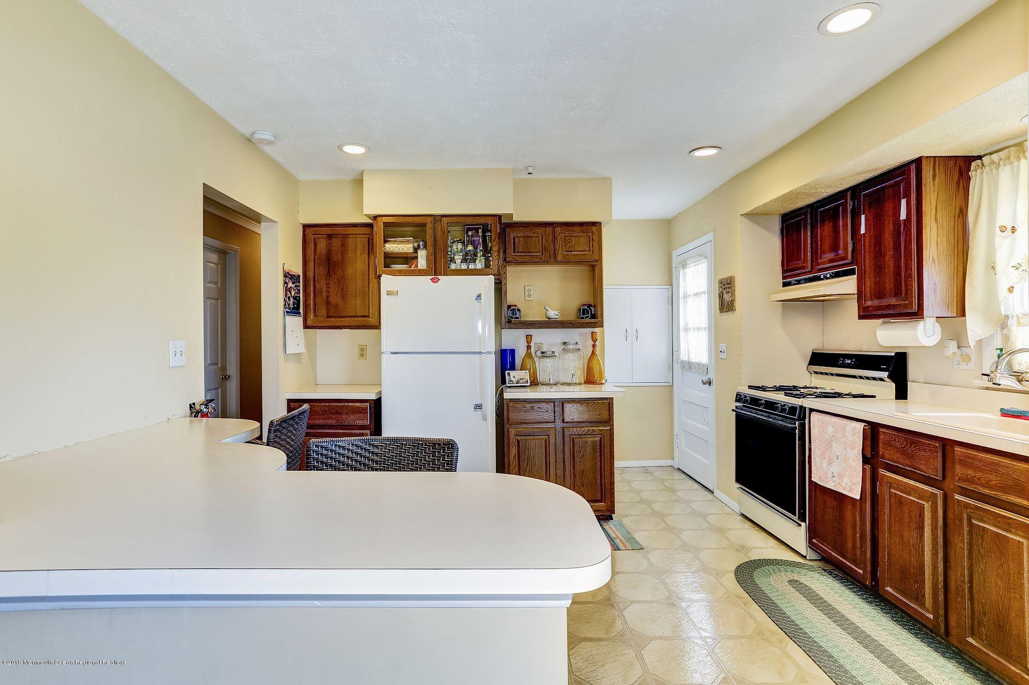 710 Hardean Road Brick, NJ 08724 - Photo 9 of 37 kitchen