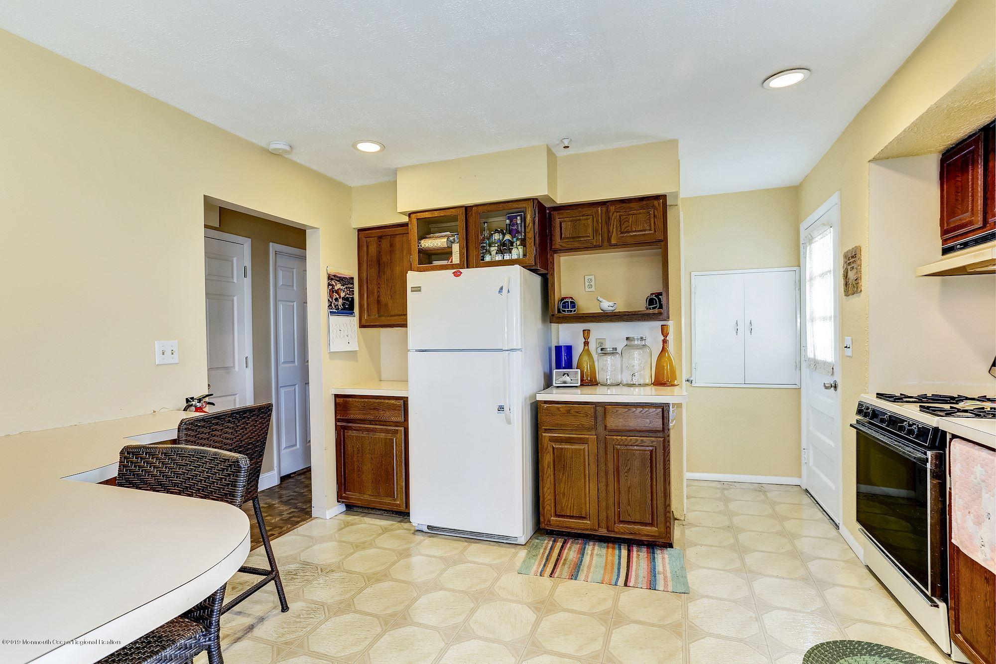 710 Hardean Road Brick, NJ 08724 - Photo 10 of 37 kitchen