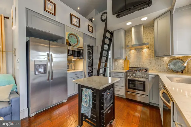a view of bedroom with furniture