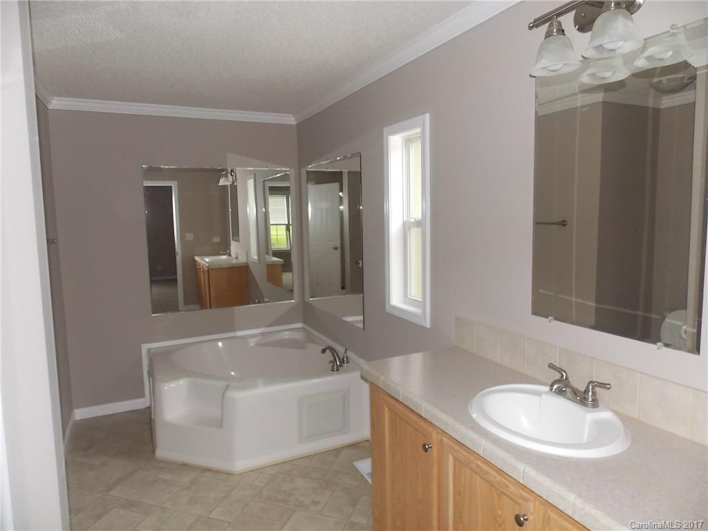 294 Dixon Road Lancaster, SC 29720 - Photo 12 of 18 Gallery Image 12