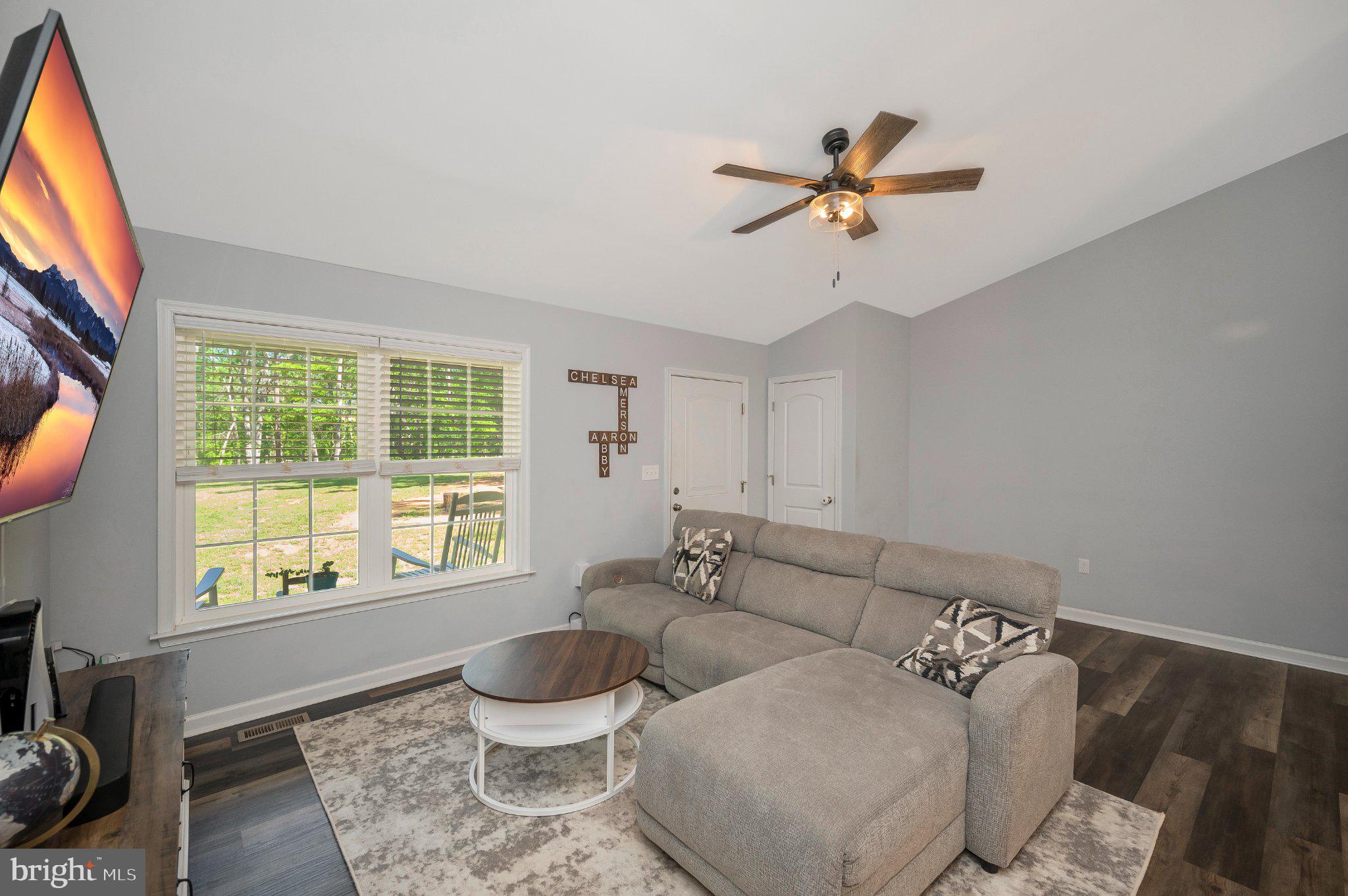 28282 Tatum Road Unionville, VA 22567 - Photo 10 of 52 Bright and inviting living space.