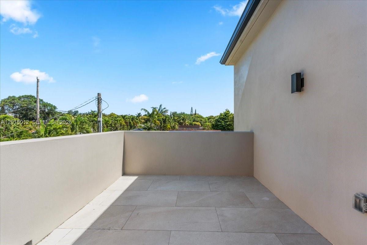 2175 Southwest 25th Street Miami, FL 33133 - Photo 20 of 39
