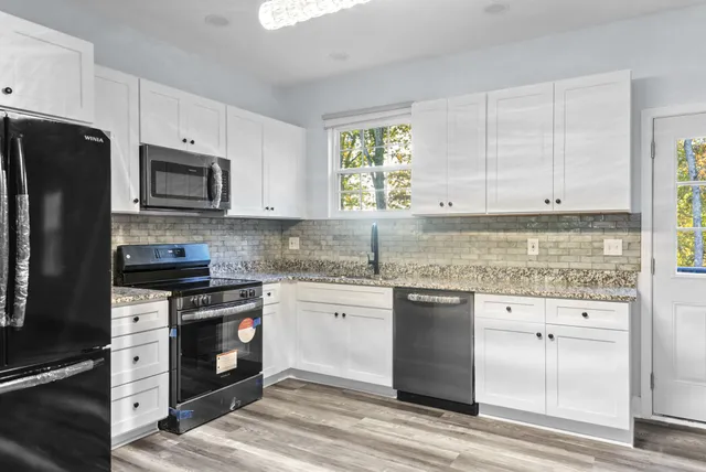 $388,900 | 1084 Ben Collier Road, Charlotte, TN 37036