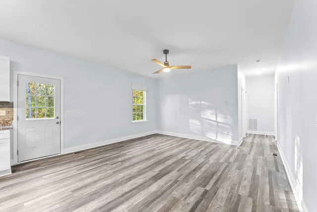 $388,900 | 1084 Ben Collier Road, Charlotte, TN 37036