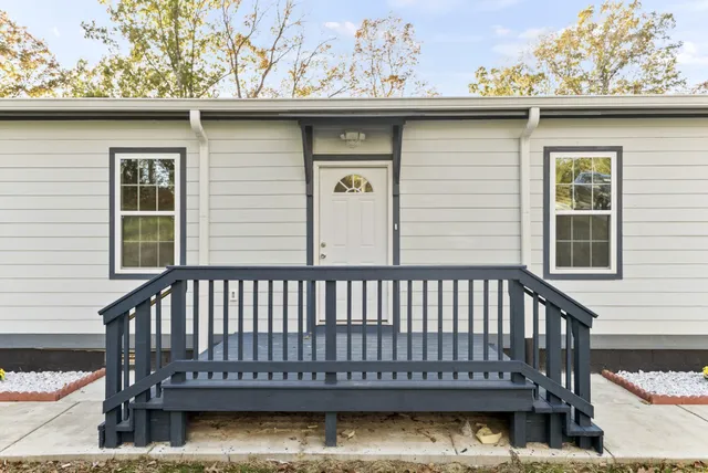 $388,900 | 1084 Ben Collier Road, Charlotte, TN 37036