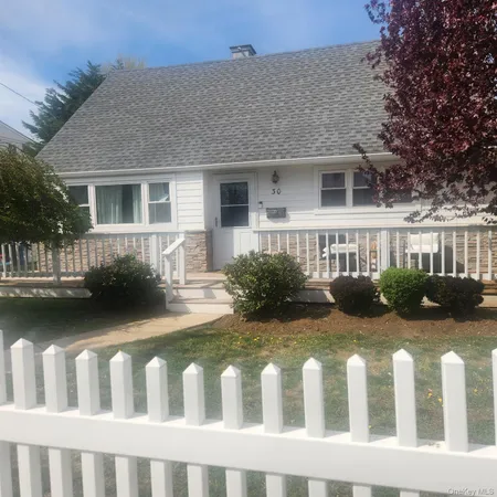 $4,800 | 30 Montgomery Avenue, Oceanside, NY 11572