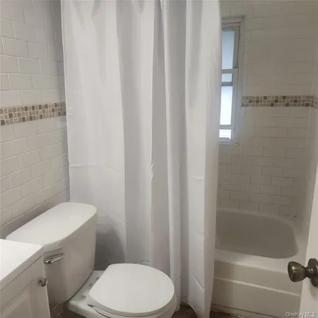 $4,800 | 30 Montgomery Avenue, Oceanside, NY 11572