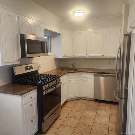 $4,800 | 30 Montgomery Avenue, Oceanside, NY 11572