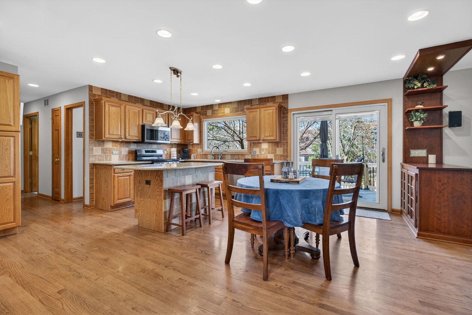 113 Woodlet Lane Bolingbrook, IL 60490 - Photo 16 of 76