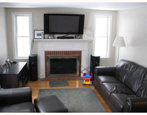 107 Merritt Road East Providence, RI 02915 - Photo 2 of 6 Living Room.
