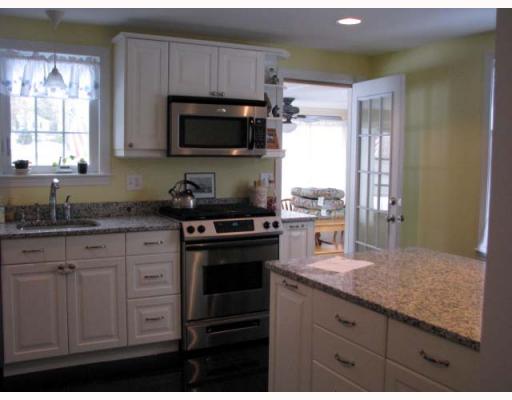 107 Merritt Road East Providence, RI 02915 - Photo 5 of 6 Kitchen.