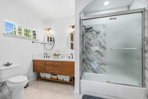 $1,799,999 | 9465 Watsonville Road, Gilroy, CA 95020