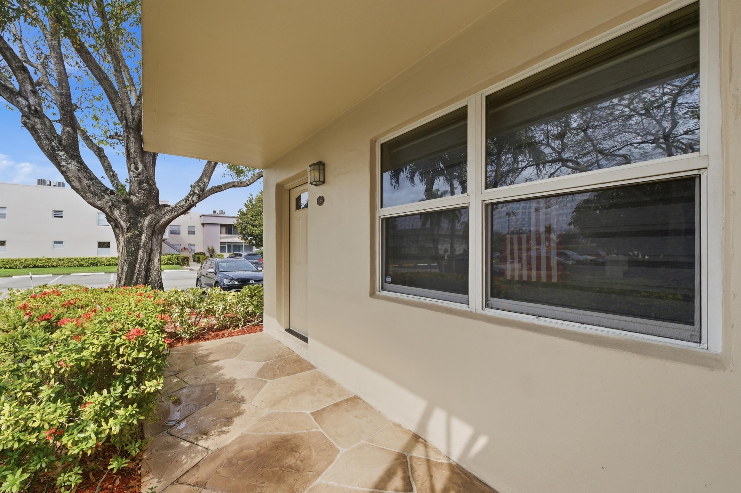 888 Flanders South Delray Beach, FL 33484 - Photo 2 of 59 _d4s3595