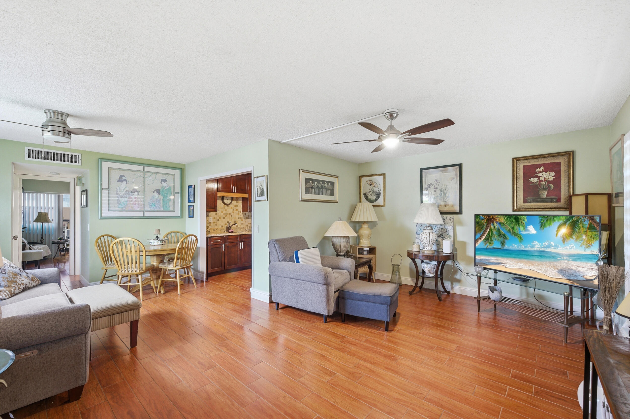 888 Flanders South Delray Beach, FL 33484 - Photo 4 of 59 _d4s3600
