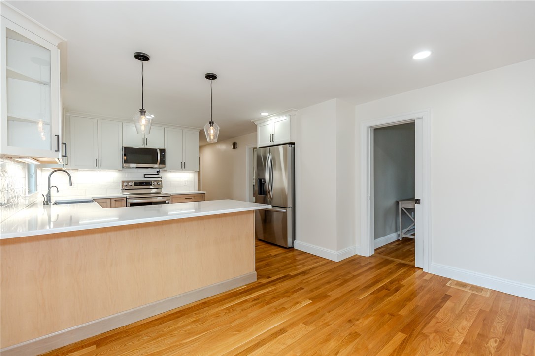8 Barnes Street Smithfield, RI 02828 - Photo 10 of 48