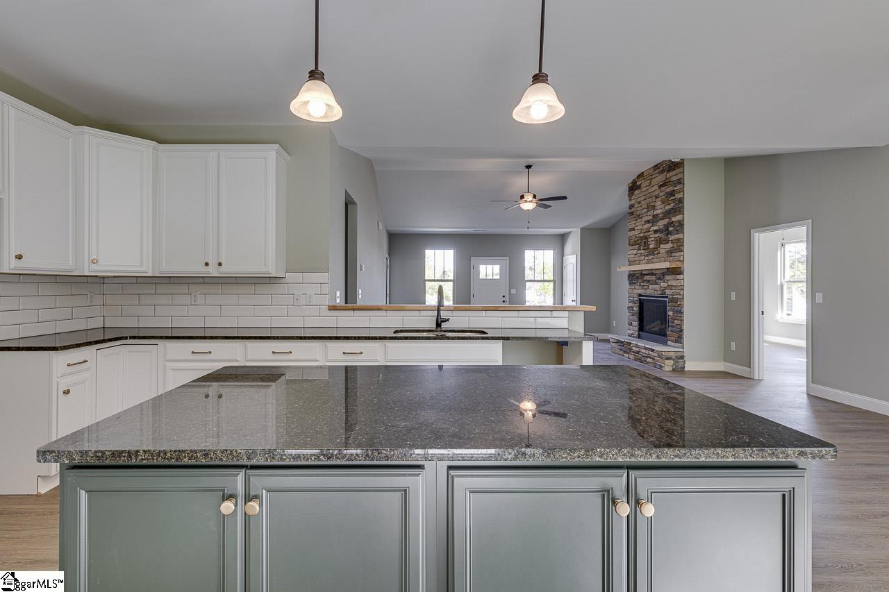 111 Inlet Pointe Drive Anderson, SC 29625 - Photo 11 of 35