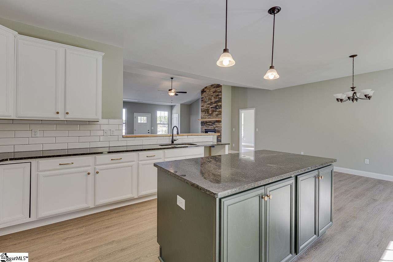 111 Inlet Pointe Drive Anderson, SC 29625 - Photo 12 of 35