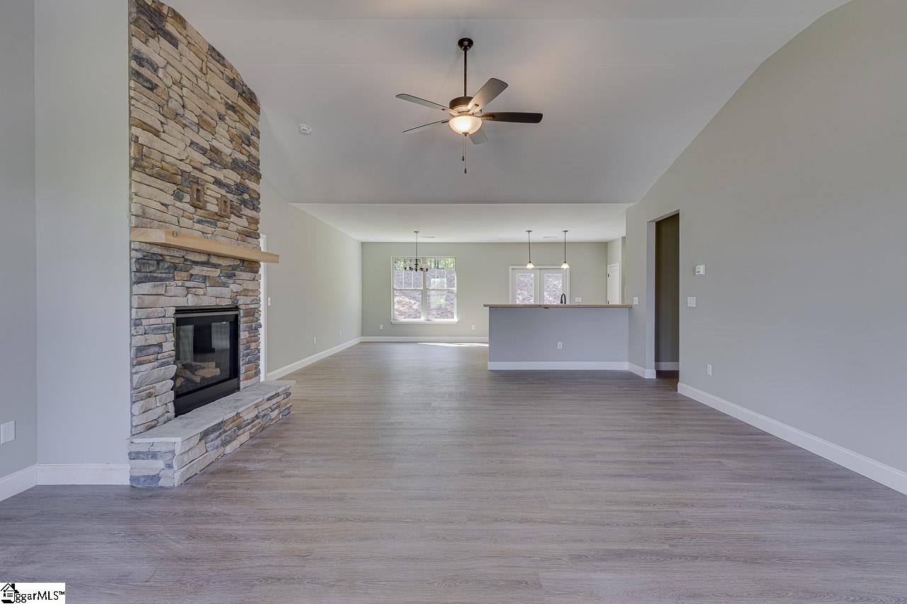 111 Inlet Pointe Drive Anderson, SC 29625 - Photo 33 of 35