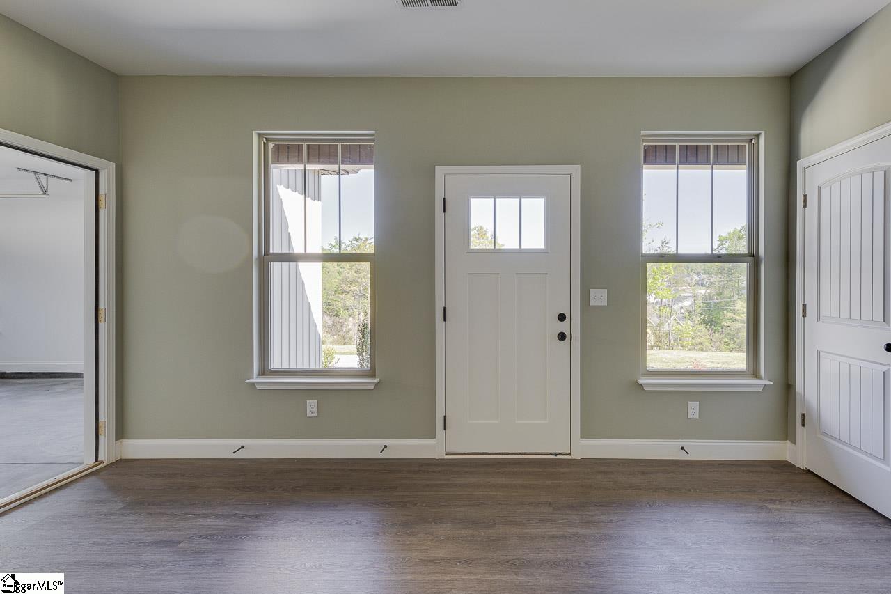 111 Inlet Pointe Drive Anderson, SC 29625 - Photo 5 of 35