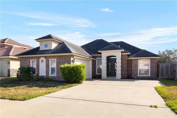 $2,000 | 402 Hackberry Avenue, Mission, TX 78572