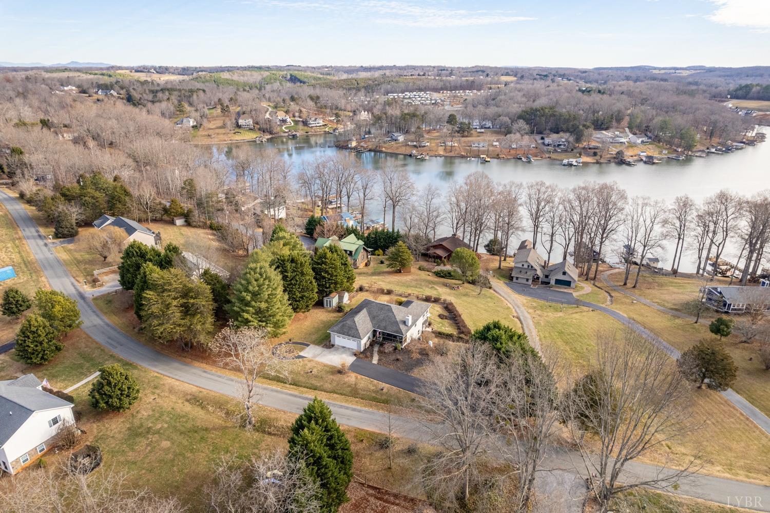 3930 Hales Ford Road Moneta, VA 24121 - Photo 3 of 65 Gallery Image 3