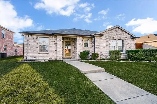 $2,100 | 14816 South Spring Ridge Circle, Balch Springs, TX 75180