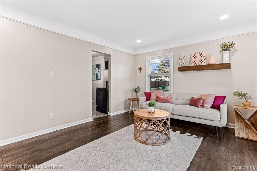 28871 Five Mile Road Livonia, MI 48154 - Photo 6 of 46 Gallery Image 6