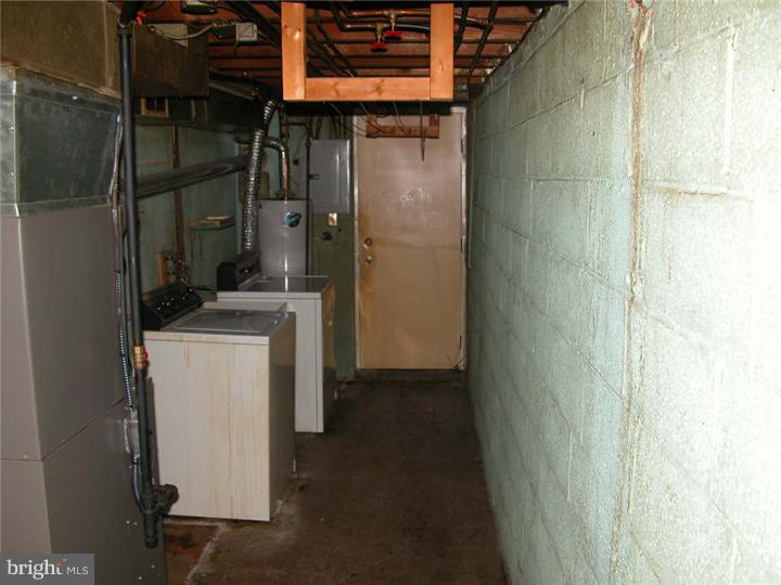 9004 Wesleyan Road Philadelphia, PA 19136 - Photo 14 of 15 Laundry Room