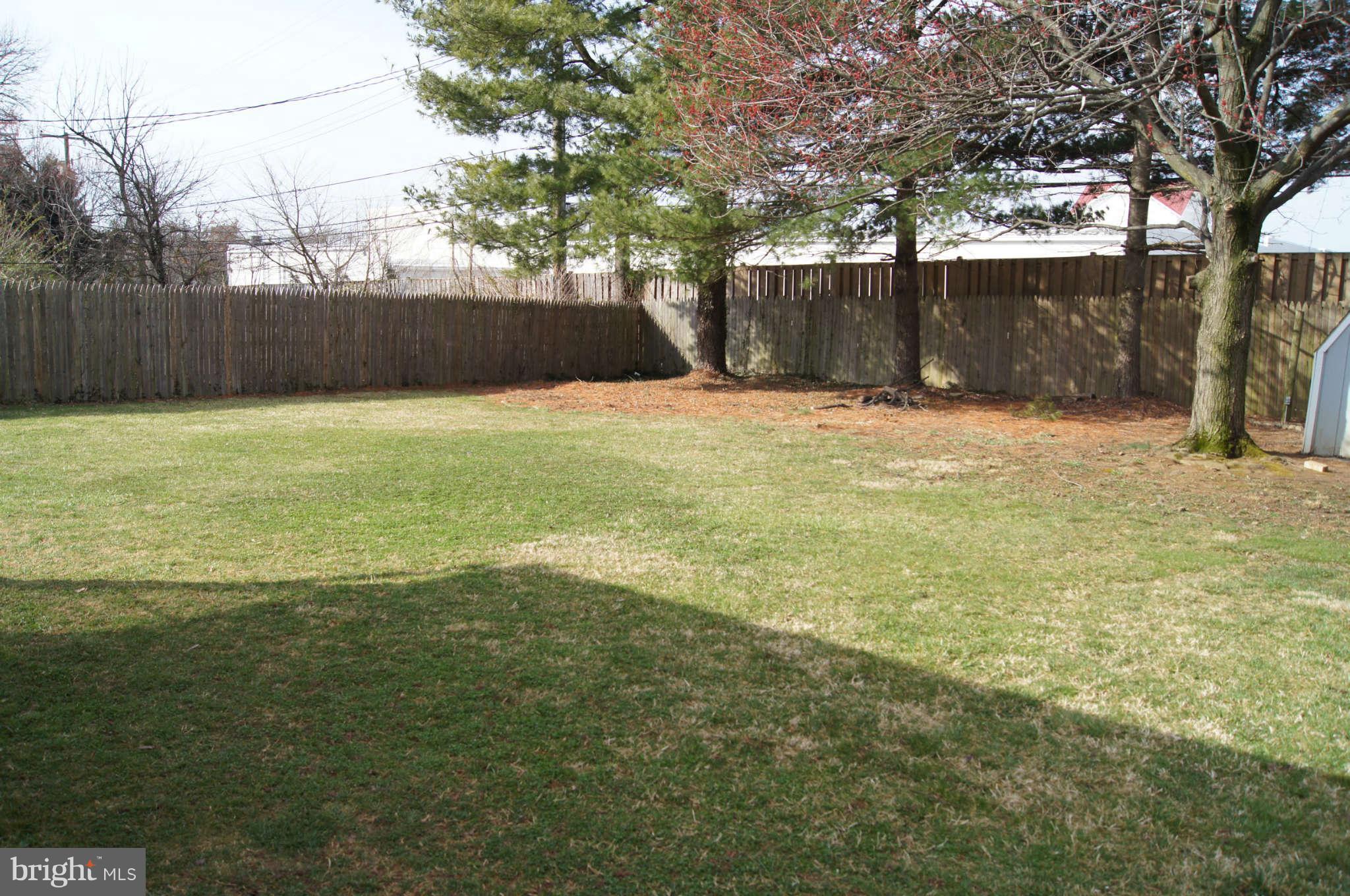 9 Edgemoor Road Timonium, MD 21093 - Photo 2 of 28 Huge yard