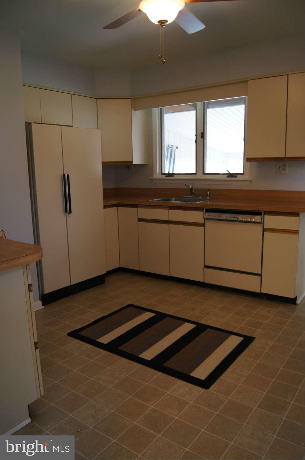 9 Edgemoor Road Timonium, MD 21093 - Photo 12 of 28 Kitchen