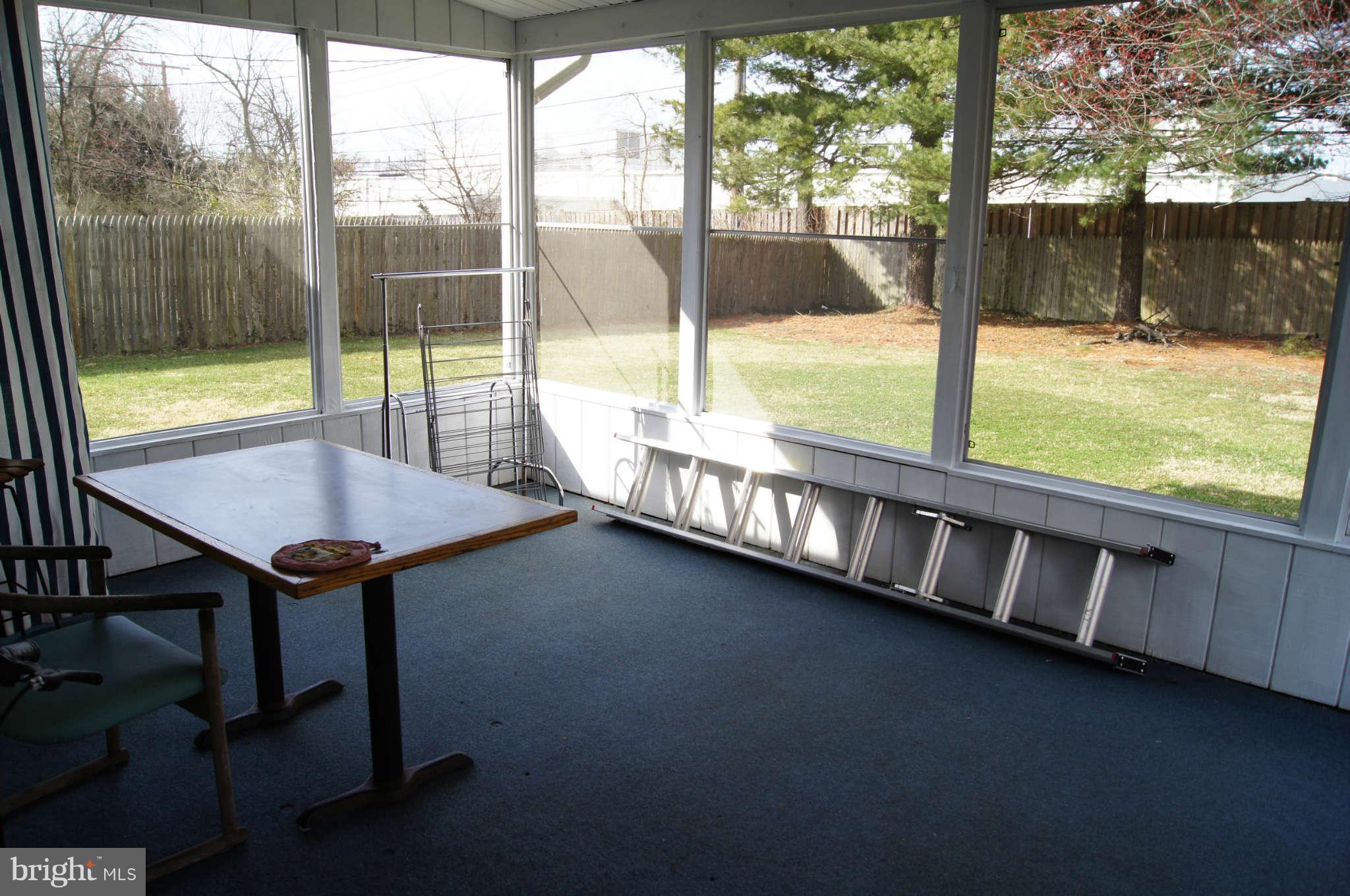 9 Edgemoor Road Timonium, MD 21093 - Photo 4 of 28 Awesome screened porch off kitchen