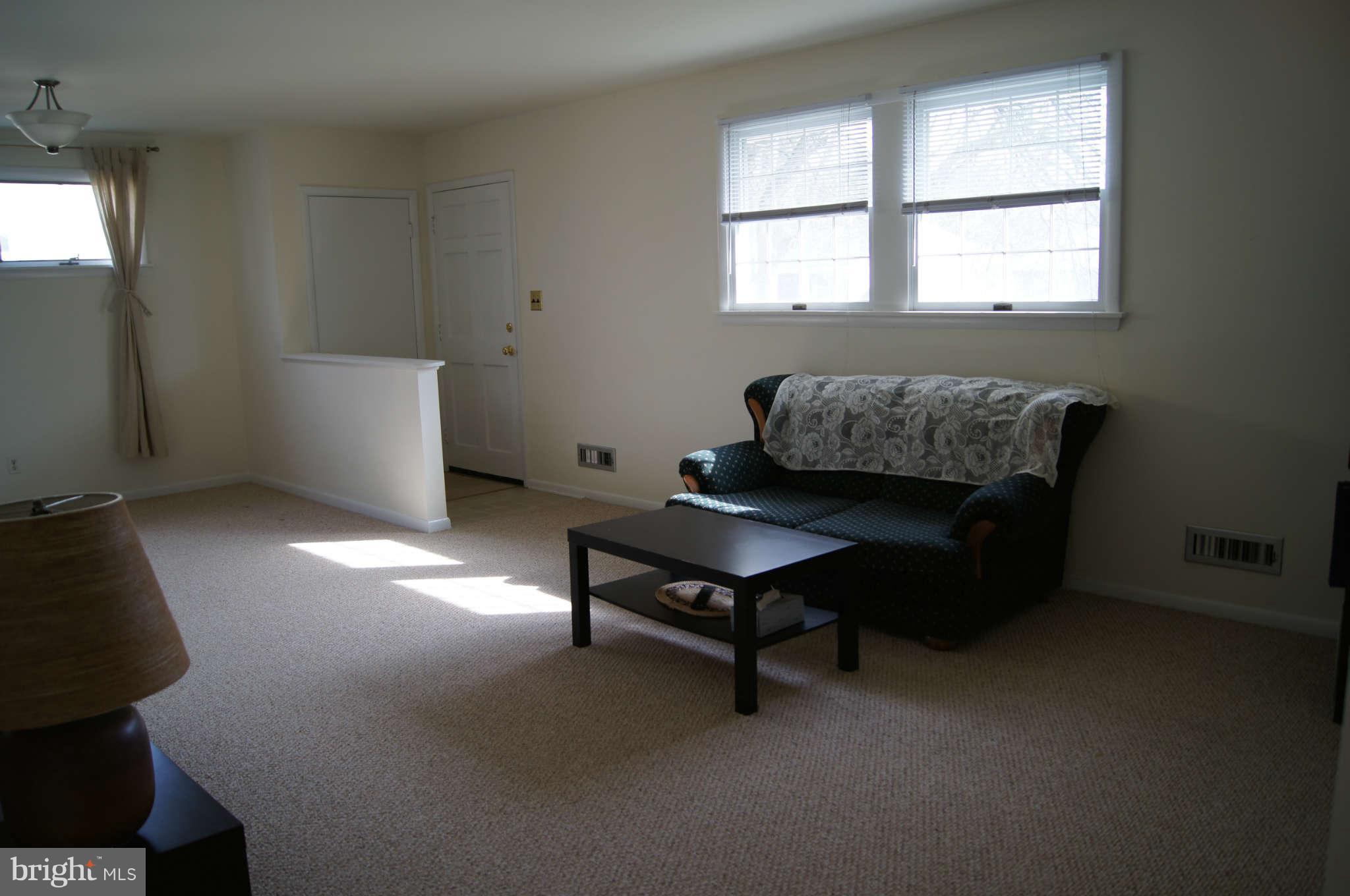 9 Edgemoor Road Timonium, MD 21093 - Photo 7 of 28 Plush carpeting over hardwood
