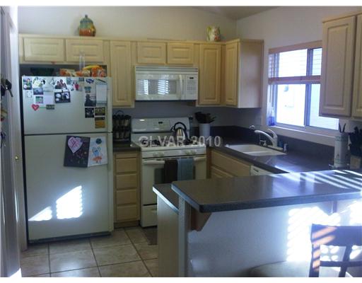 255 Camelback Ridge Avenue Henderson, NV 89012 - Photo 2 of 11 Kitchen.