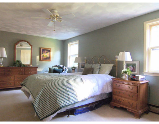 28 Reed Street, Unit A Londonderry, NH 03053 - Photo 8 of 16 Gallery Image 8