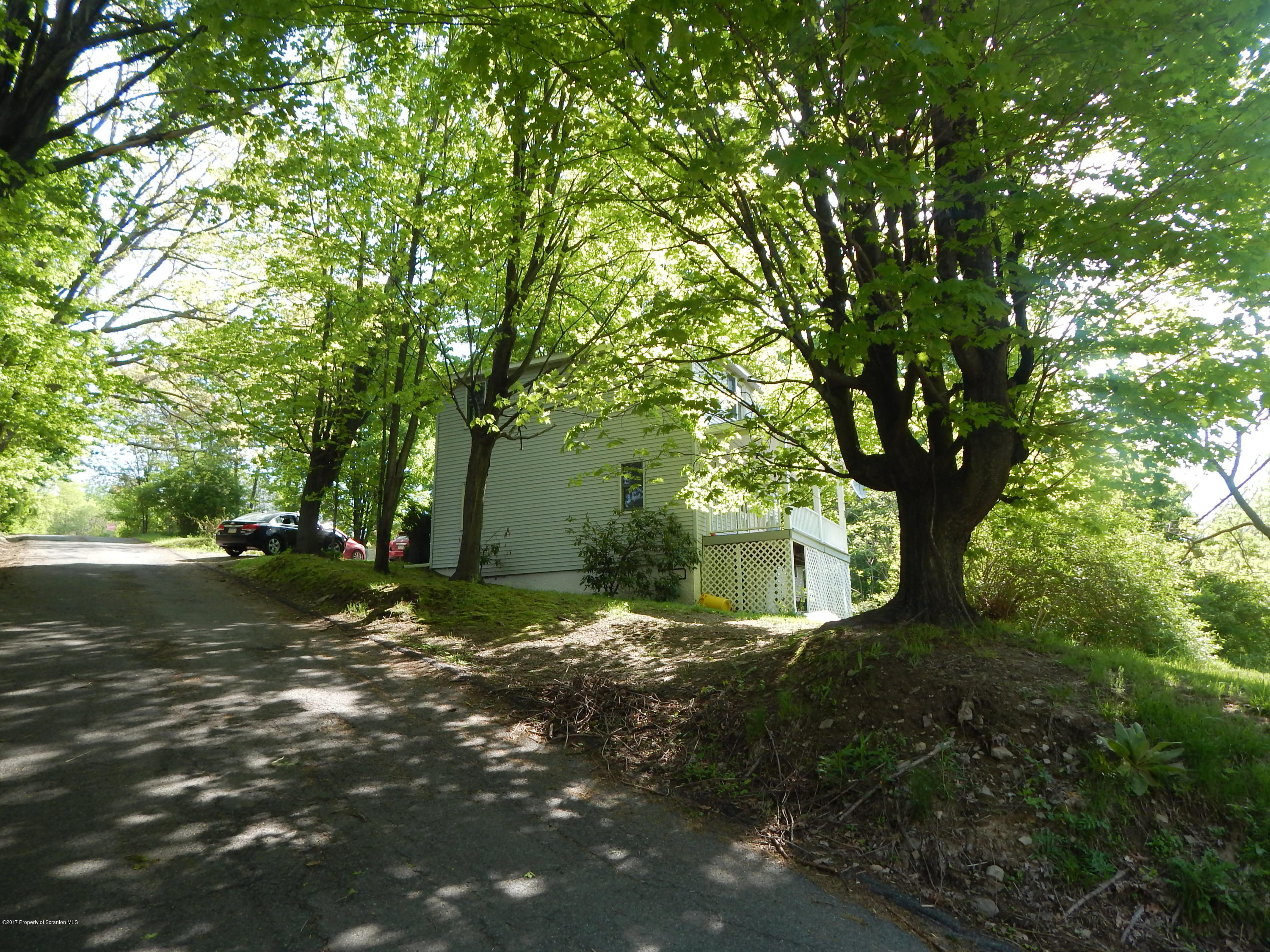 432 Shady Lane Road Clarks Summit, PA 18411 - Photo 4 of 33 Gallery Image 4