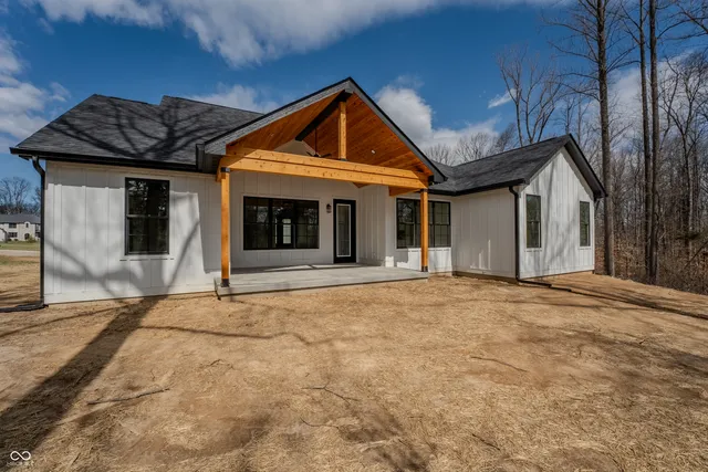 $3,400 | 5123 Oak Ridge Trail, Columbus, IN 47201