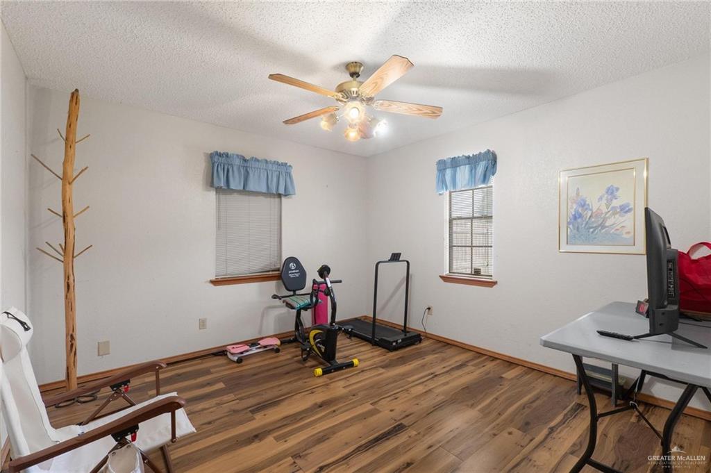 401 South Parker Road La Feria, TX 78559 - Photo 17 of 34