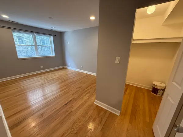 $2,200 | 6954 North Greenview Avenue, Unit 209, Chicago, IL 60626