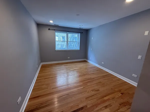 $2,200 | 6954 North Greenview Avenue, Unit 209, Chicago, IL 60626