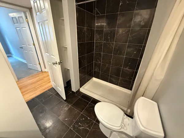 $2,200 | 6954 North Greenview Avenue, Unit 209, Chicago, IL 60626