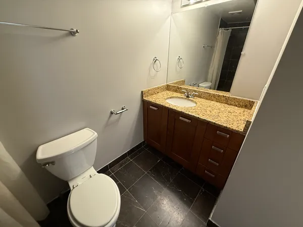$2,200 | 6954 North Greenview Avenue, Unit 209, Chicago, IL 60626