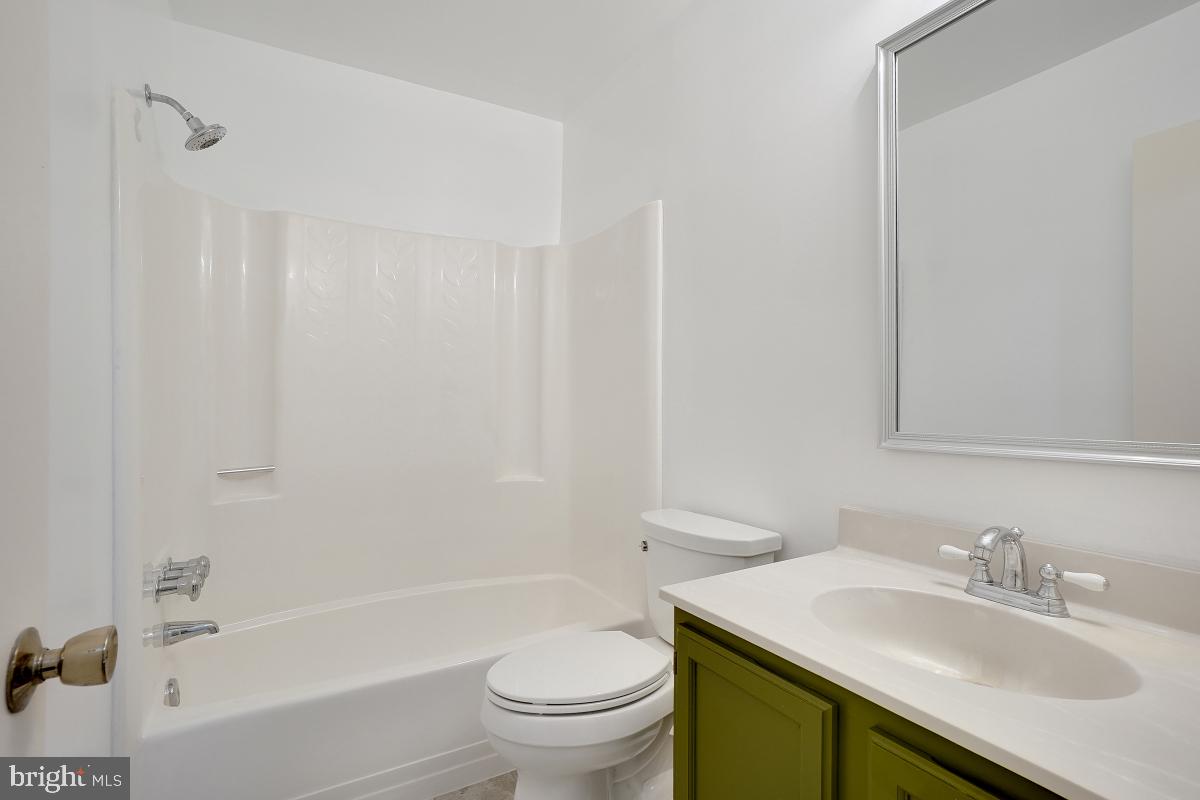 9147 September Lane Silver Spring, MD 20901 - Photo 17 of 31 Hall Bath
