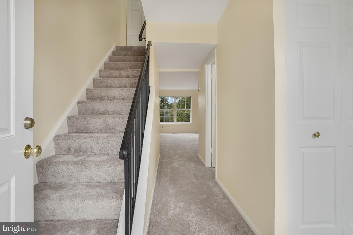 9147 September Lane Silver Spring, MD 20901 - Photo 2 of 31 Entry