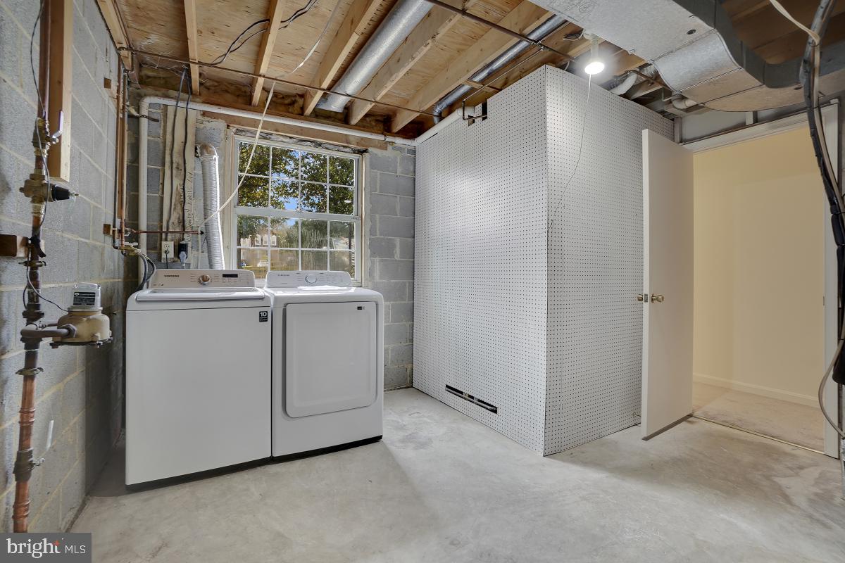 9147 September Lane Silver Spring, MD 20901 - Photo 24 of 31 Laundry Area