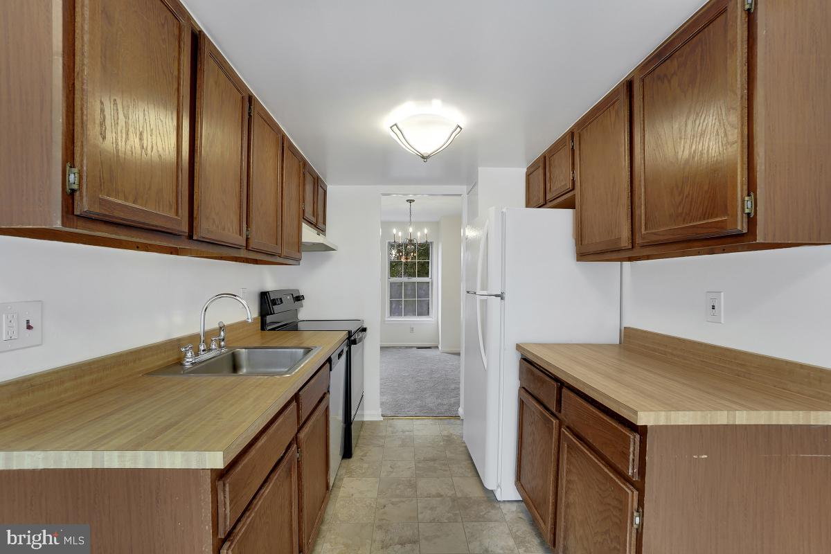 9147 September Lane Silver Spring, MD 20901 - Photo 5 of 31 Kitchen