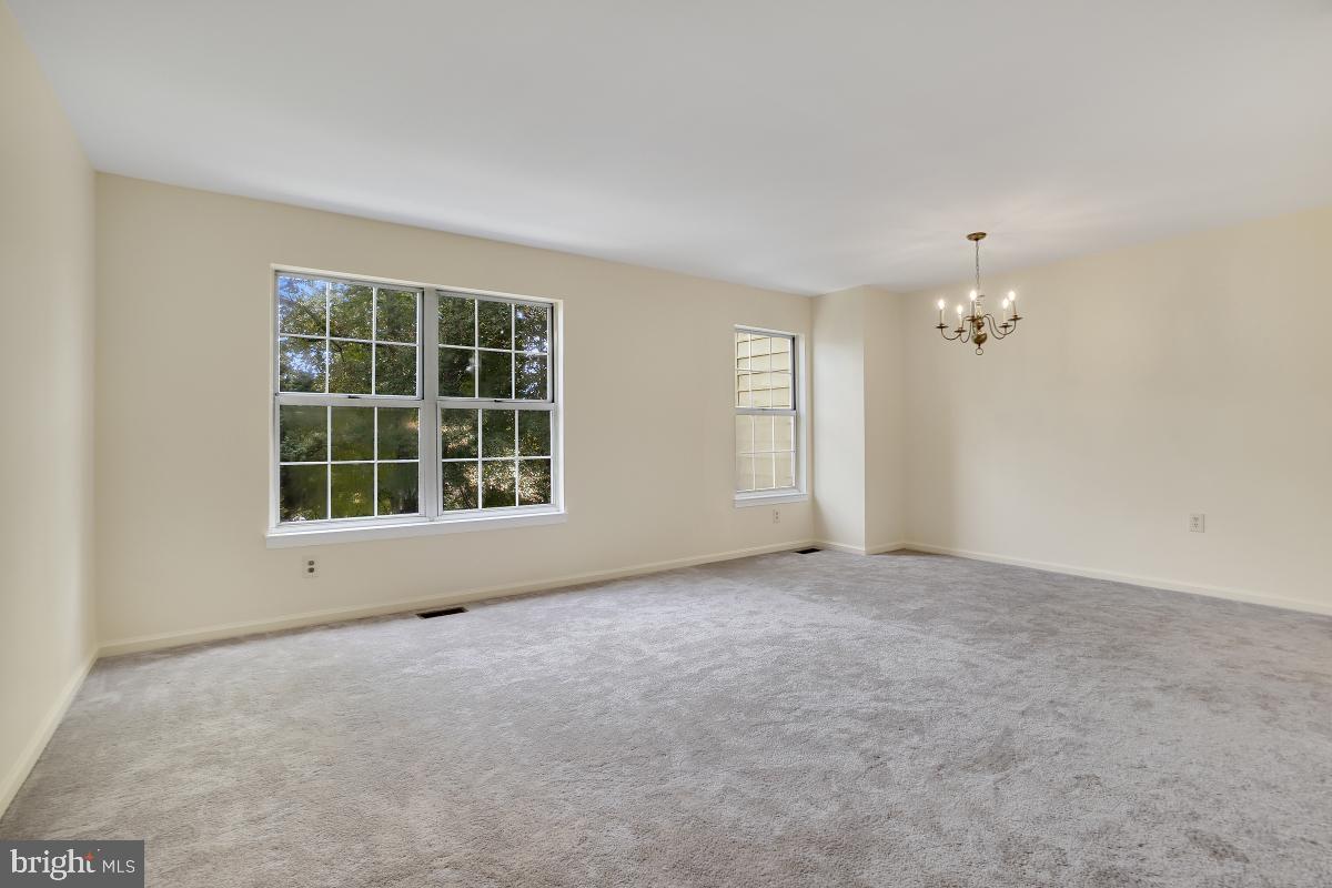 9147 September Lane Silver Spring, MD 20901 - Photo 8 of 31 Living/Dining Room