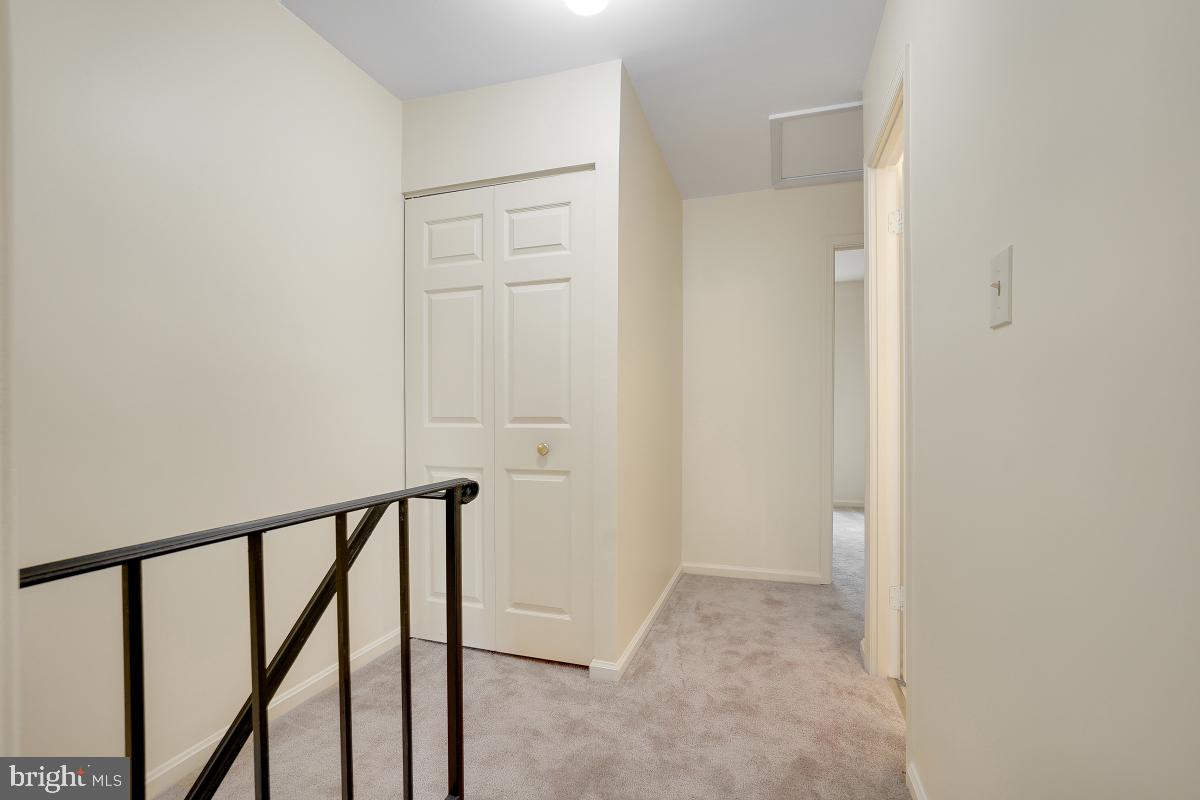 9147 September Lane Silver Spring, MD 20901 - Photo 10 of 31 2nd Level Landing