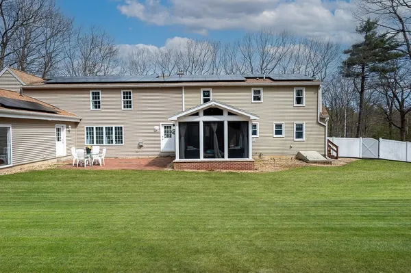 $687,000 | 4 Rollingwoods Road, Hubbardston, MA 01452