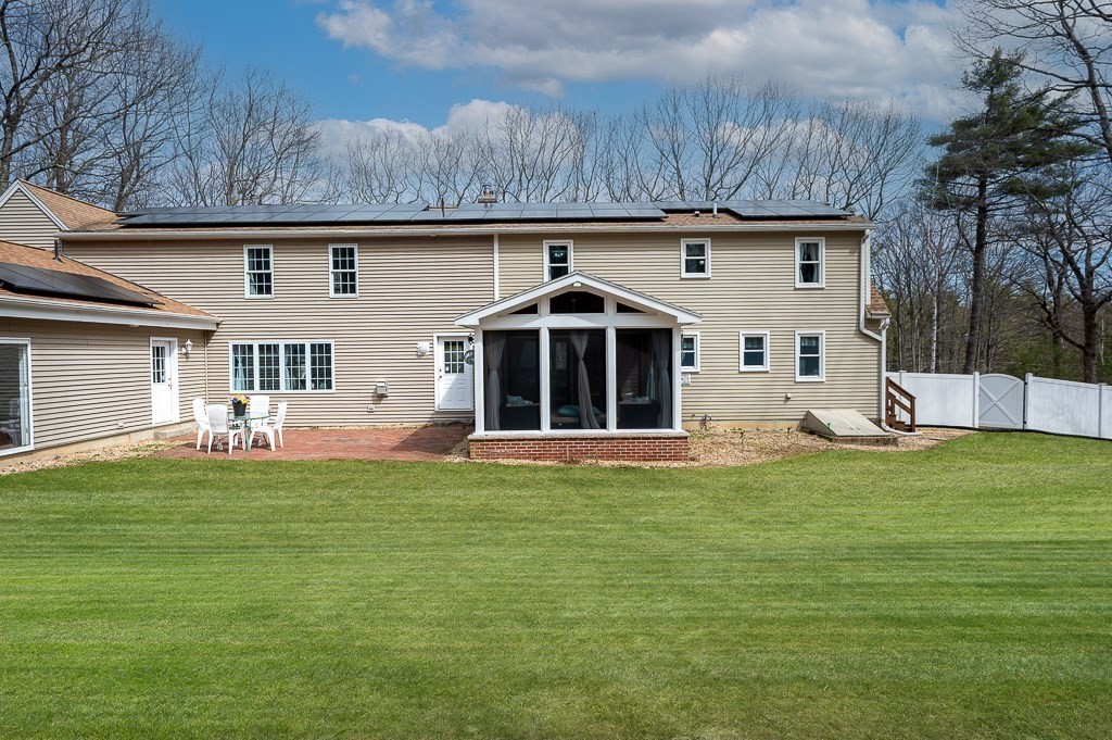 4 Rollingwoods Road Hubbardston, MA 01452 - Photo 7 of 41